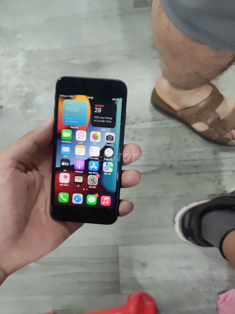 iPhone 7 quốc tế zin full máy đẹp cần bán. Mua bán Điện thoại tại Quận Nam Từ Liêm Hà Nội được đăng bởi Ngo Tuan hình 1