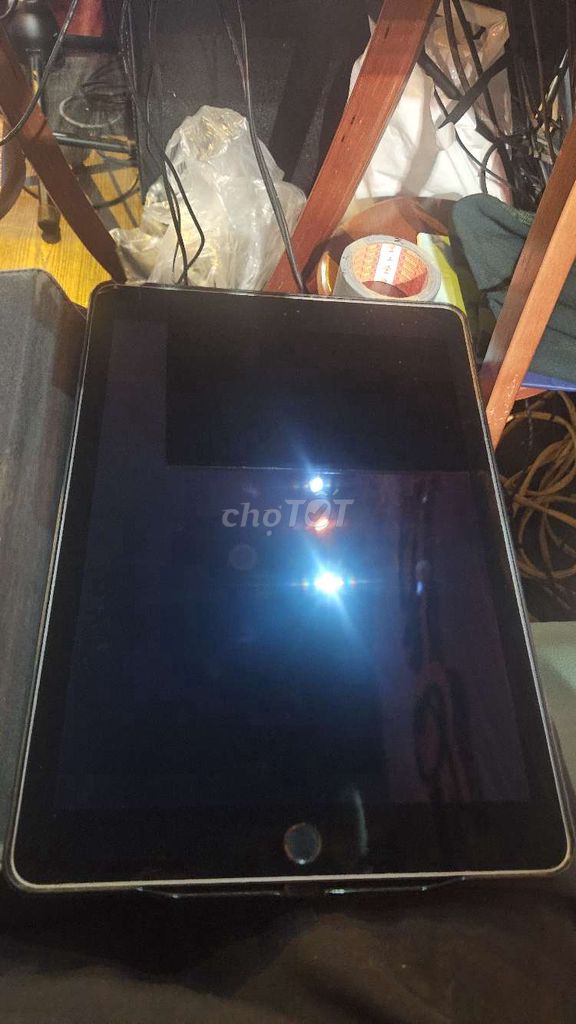 Apple iPad Air 2 Bạc iOS 12.1. Mua bán Máy tính bảng tại Quận Hoàn Kiếm Hà Nội được đăng bởi Nga Ngọc hình 1