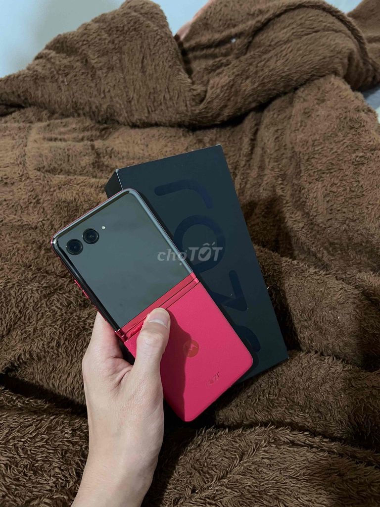Motorola Razr 40 Ultra 256GB Đỏ. Mua bán Điện thoại tại Huyện Sông Lô Vĩnh Phúc được đăng bởi Khánh Đan hình 1