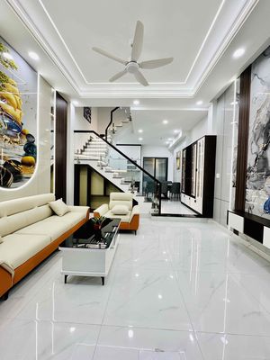 ĐƯỜNG 7M🆘🆘 NHÀ 4 TẦNG, NGANG 4,5M, AEON HƯƠNG LỘ 3