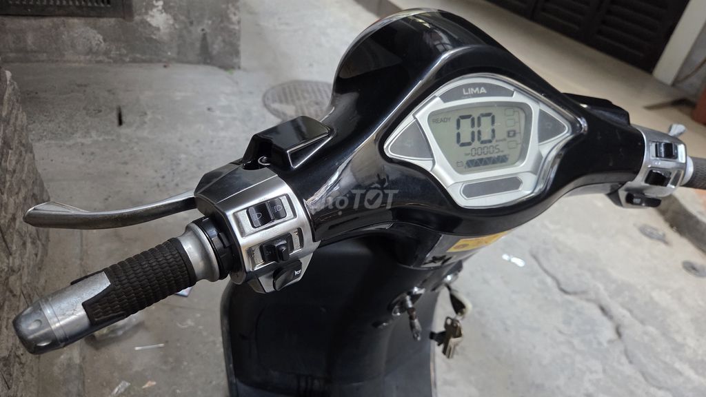 Xe máy điện Lima màu Đen. Mua bán Xe điện tại Quận Hai Bà Trưng Hà Nội được đăng bởi Khang hình 3