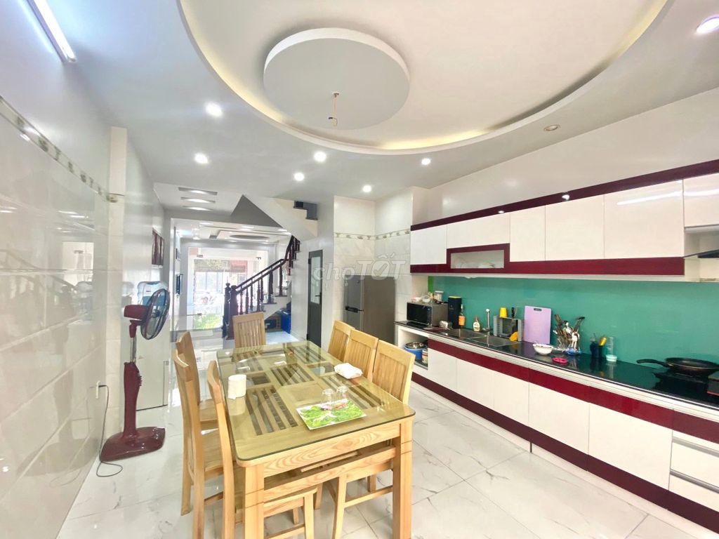 Cho thuê nhà Văn Cao, Hải An, 5 ngủ khép kín (80m2).