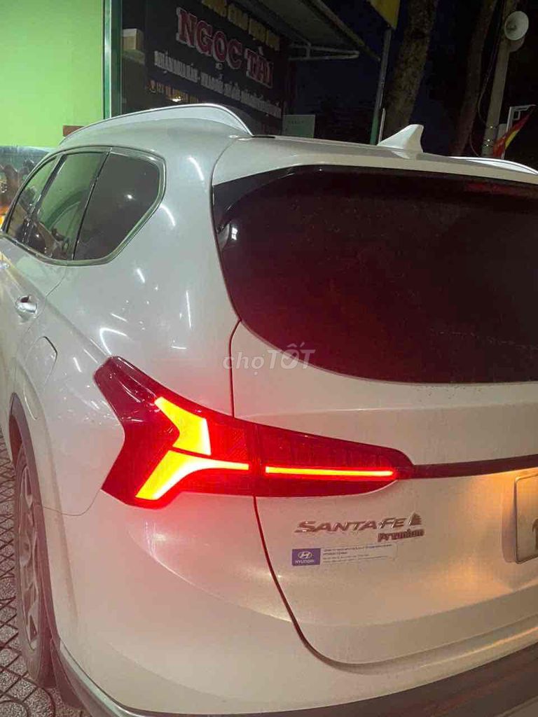 Hyundai Santa Fe 2021 Cao cấp 2.2L HTRAC. Mua bán Ô tô tại Quận Thanh Xuân Hà Nội được đăng bởi ĐÀM HÙNG CAR  hình 3