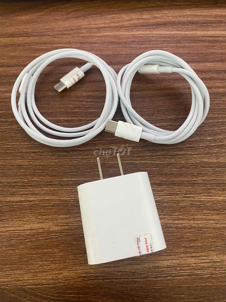 Em cần tiền bán gấp bộ sạc nhanh iPhone 199k tặng. Mua bán Phụ kiện (Màn hình, Chuột...) tại Thành phố Biên Hòa Đồng Nai được đăng bởi Tân Phùng hình 1