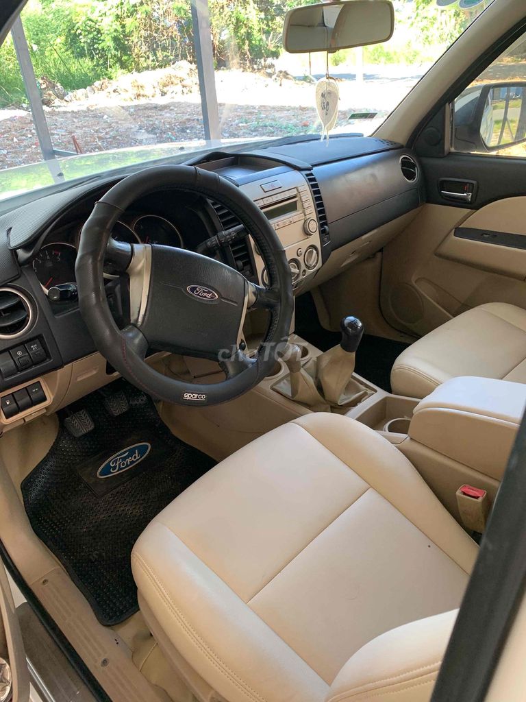Ford Everest 2012 2.5L 4x4 MT - 400000 km. Mua bán Ô tô tại Quận Sơn Trà Đà Nẵng được đăng bởi Hiếu Đặng hình 4