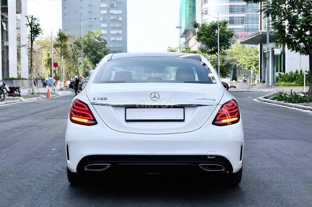 Mercedes-Benz C-Class C300 AMG 2017 Trắng. Mua bán Ô tô tại Quận 7 Tp Hồ Chí Minh được đăng bởi Quý Auto Nam Sài Gòn hình 6