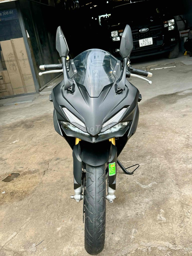 Honda CBR150R đẹp, zin, sẵn hàng ,chính chủ