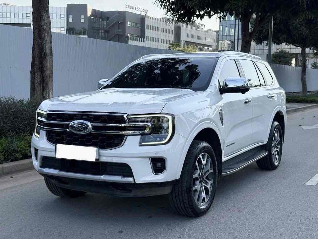 Форд Эверест Титан 2,0 л 4x2 AT 2025 Белый