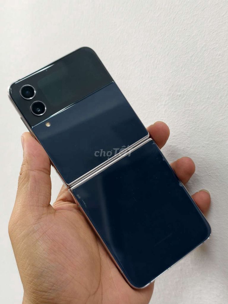 Samsung Z Flip 4 256GB Đen. Mua bán Điện thoại tại Quận Ba Đình Hà Nội được đăng bởi Hiếu YJ hình 1