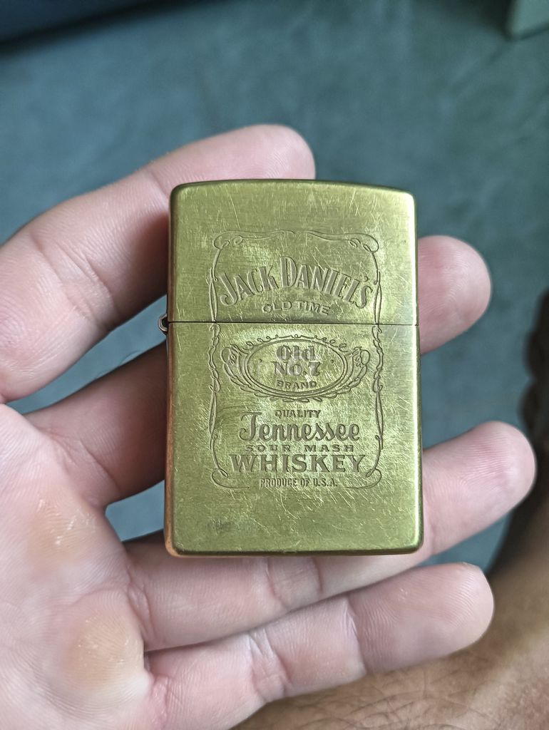 Bật lửa Zippo Vàng đồng Kim loại. Mua bán Đồ sưu tầm, đồ cổ tại Huyện Krông Pắc Đắk Lắk được đăng bởi Phạm văn nhật hình 1