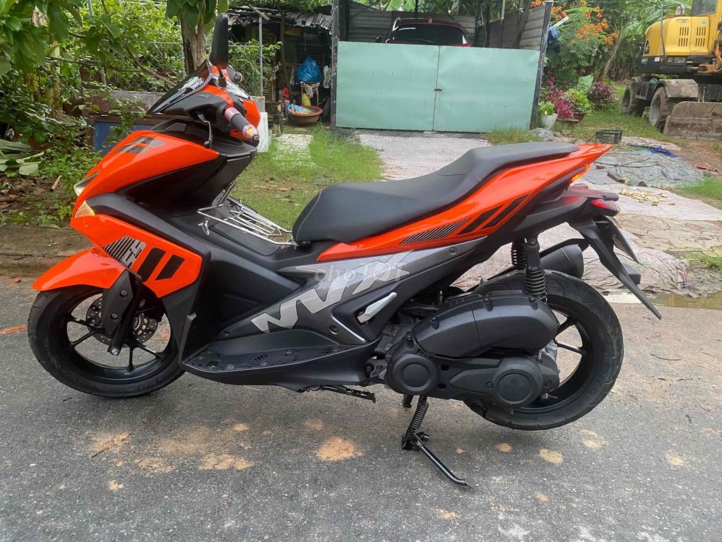 Yamaha NVX 125cc автомат, оранжево-серый