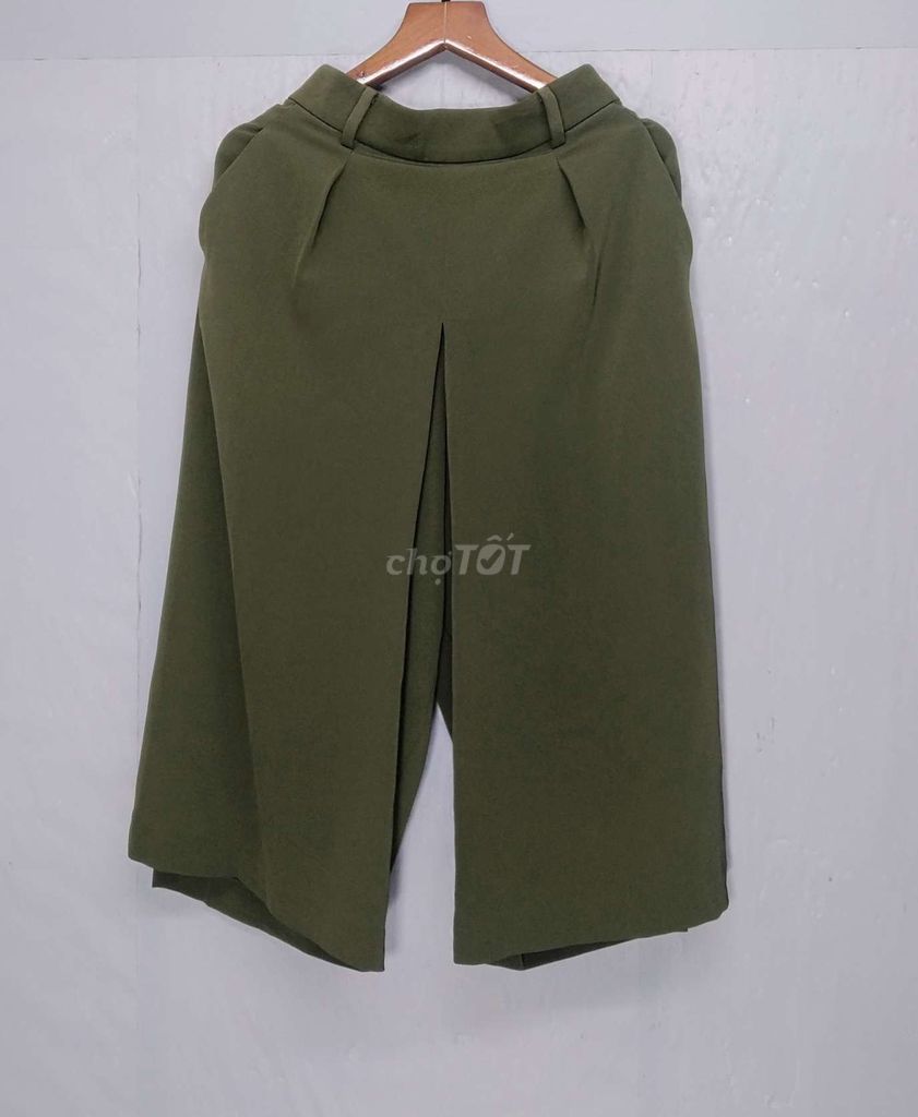 Chân váy Uniqlo nữ size S. Mua bán Quần áo tại Quận Tây Hồ Hà Nội được đăng bởi Xem Nữa ở Đây hình 1