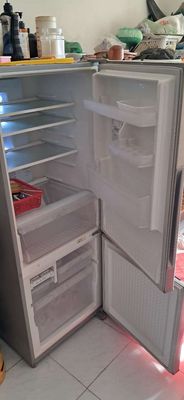Cần thanh lý tủ lạnh panasonic 299 lít ko hao điện