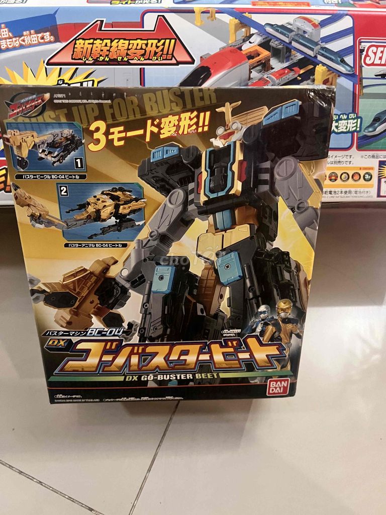 Mô hình robot Bandai DX Go-Buster Beet
