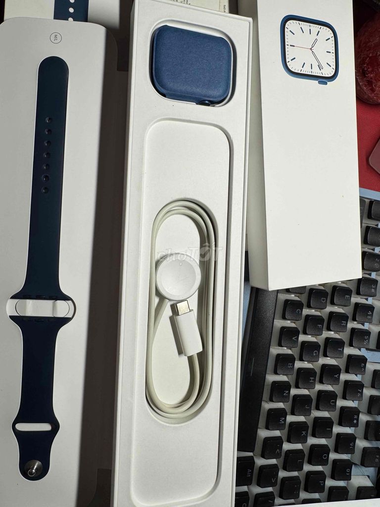 Apple Watch Series 7 - 45MM FULL BOX