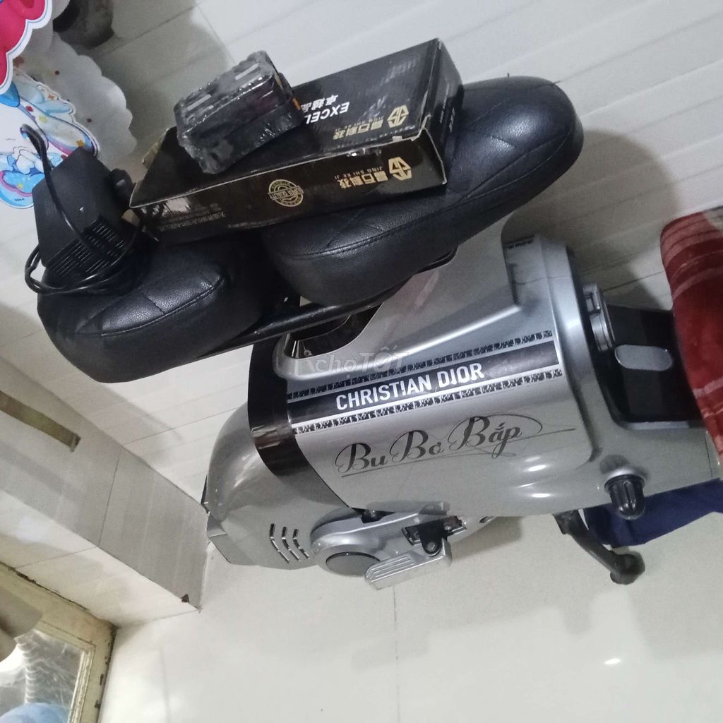 Xe đạp điện Nữ màu Xám. Mua bán Xe điện tại Quận Bình Thạnh Tp Hồ Chí Minh được đăng bởi Thiện  hình 3