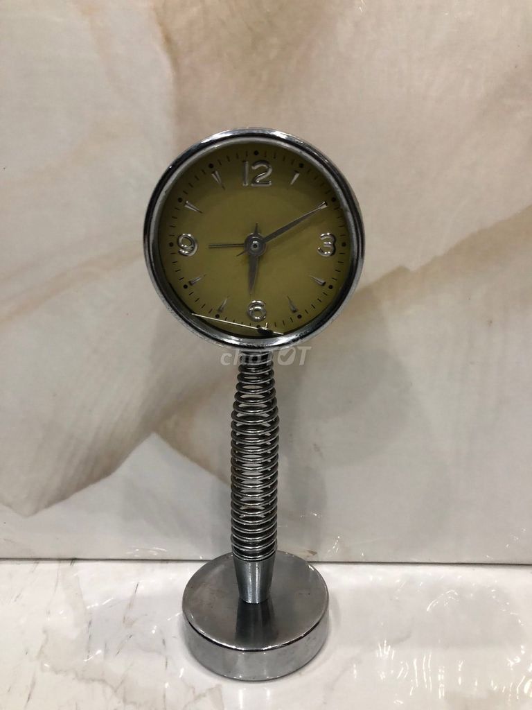Đồng hồ báo thức Kim loại Bạc 21cm. Mua bán Nội thất, đồ gia dụng khác tại Thành phố Nha Trang Khánh Hòa được đăng bởi Anh hình 1