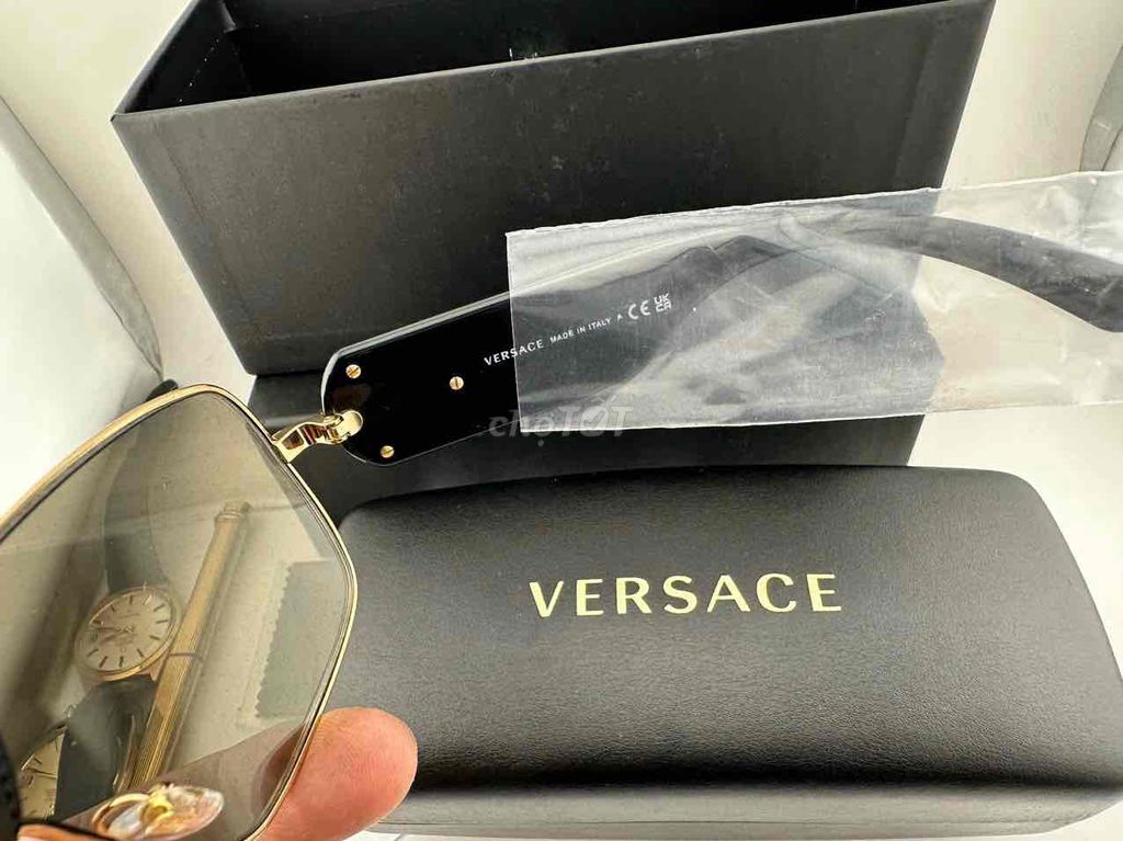 Kính thời trang Versace, Mới fullbox chính hãng