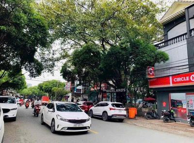 mặt tiền đường 5 phan trung chính tôi bán về quê ở. Mua bán nhà ở tại Thành phố Biên Hòa Đồng Nai được đăng bởi Trung phạm