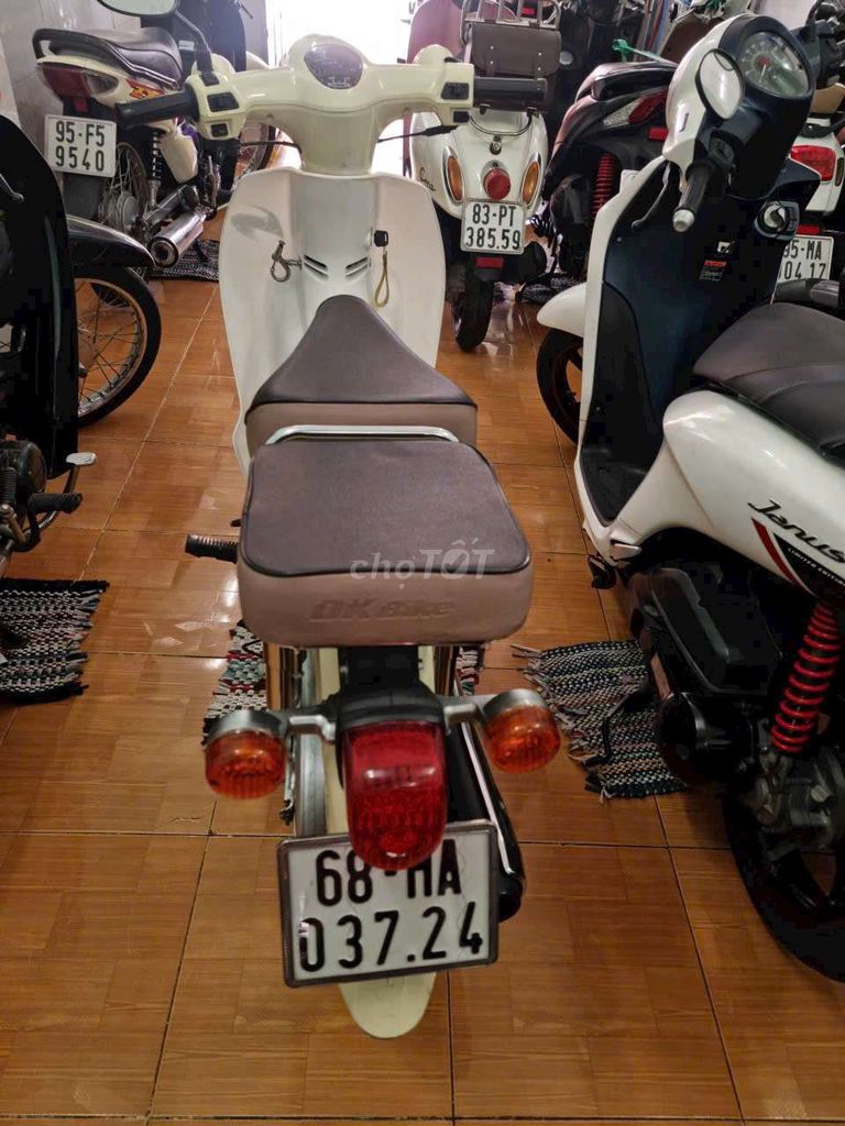 Xe máy Retro 50cc Trắng kem. Mua bán Xe máy tại Quận Ninh Kiều Cần Thơ được đăng bởi CHXM Trung Trưc  hình 2