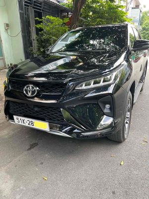 Toyota Fortuner Legender 2022 1 cầu bản Full Đen