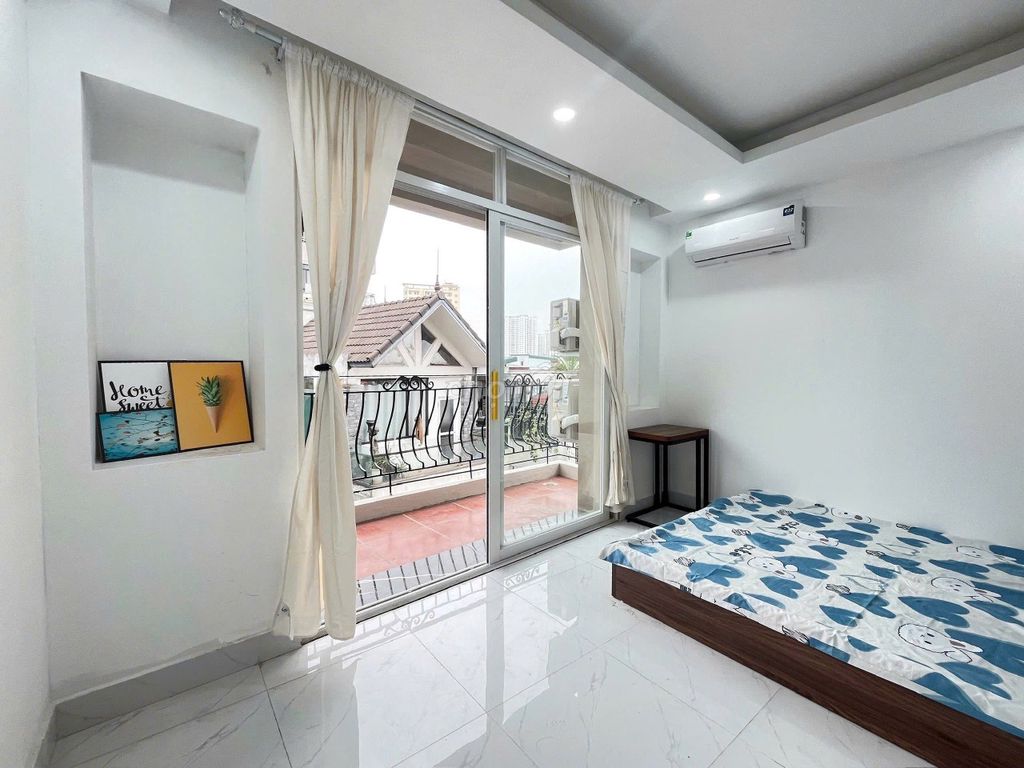 2 NGỦ 1 KHÁCH BAN CÔNG SIÊU LỚN Ô TÔ ĐỖ CỬA NGAY CÔNG VIÊN HOÀ BÌNH