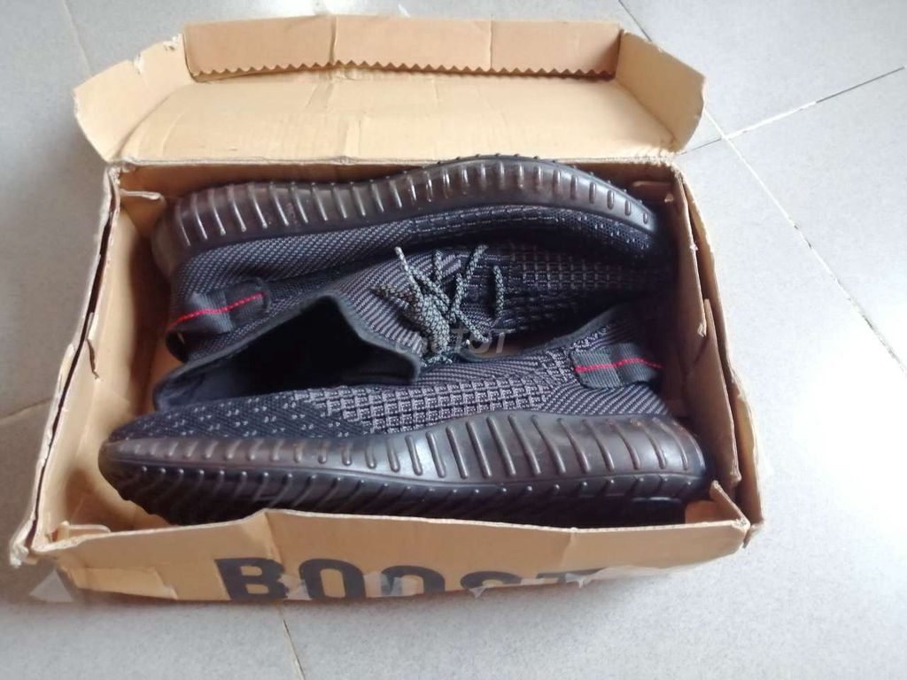 Pass Giày Adidas Yeezy 350 static size 42 fit 41