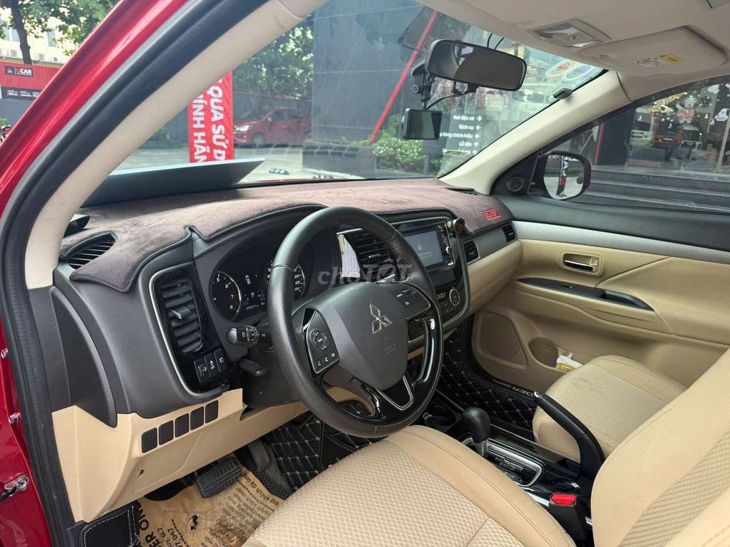 Mitsubishi Outlander CVT 2018 Đỏ - Odo 29300 km. Mua bán Ô tô tại Thành phố Thủ Đức Tp Hồ Chí Minh được đăng bởi Mitsubishi Chính Hãng hình 9