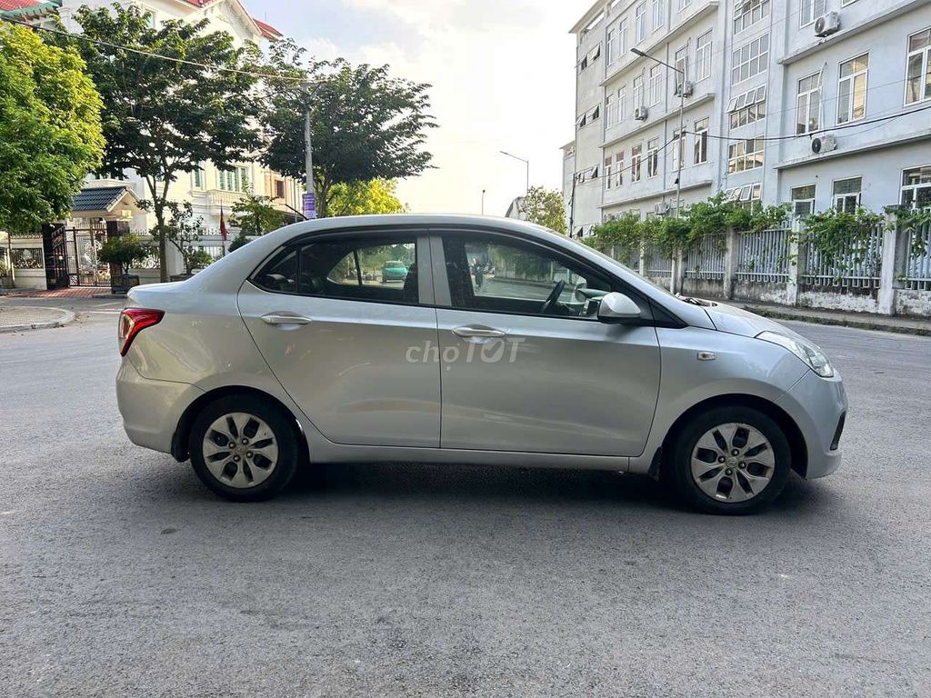 Hyundai i10 2016 Серебристый 5-местный