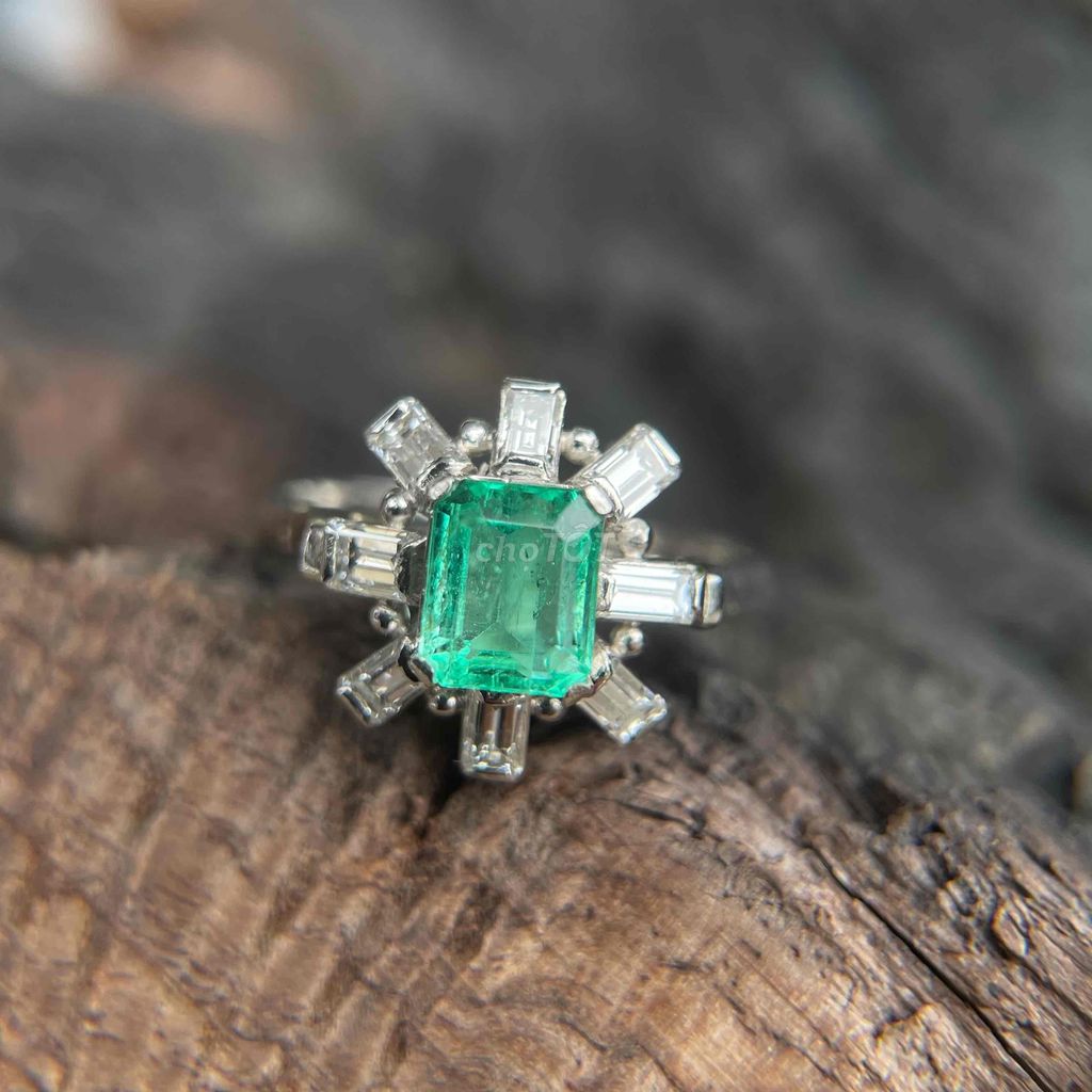 Bán Nhẫn Bạch Kim Đá Chủ Emerald