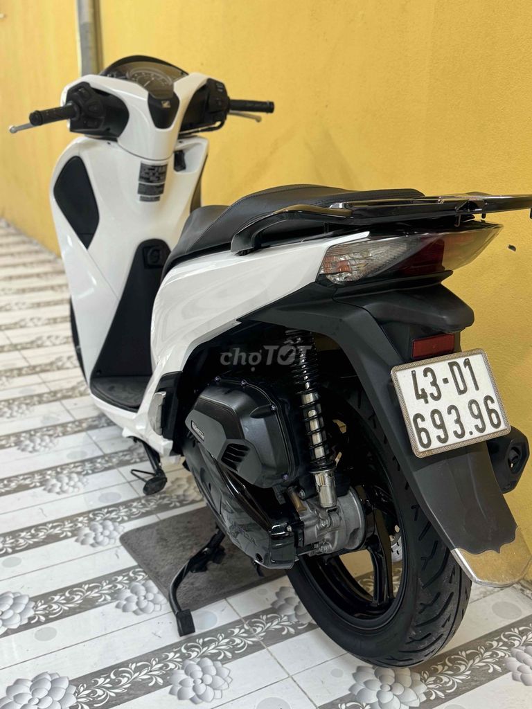 SH 125 2018 черно-белый супер новый 43D1-693.96
