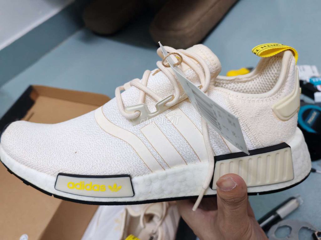 Addidas nữ NMD_R1 hồng cam size us 7.5