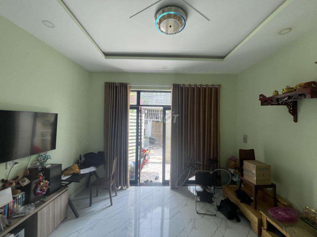 Bán nhà 3 tầng hoàn công giá rẻ Nguyễn Duy Trinh, Quận 9