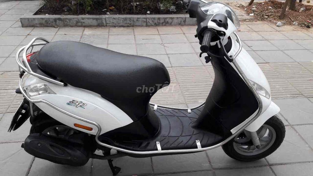Piaggio Zip белый женский скутер