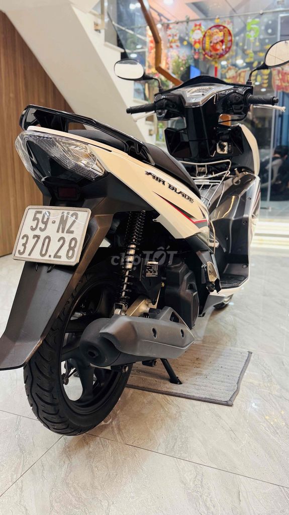 Honda AirBlade 125cc Trắng xám - BSTP. Mua bán Xe máy tại Quận Tân Phú Tp Hồ Chí Minh được đăng bởi Phan Văn Thức  hình 7