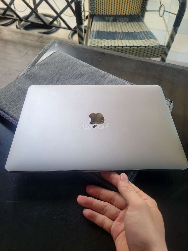 Apple MacBook Pro 2016 i5 16GB Bạc. Mua bán Laptop tại Huyện Châu Thành Tiền Giang được đăng bởi Cầm đồ thanh lý  hình 1