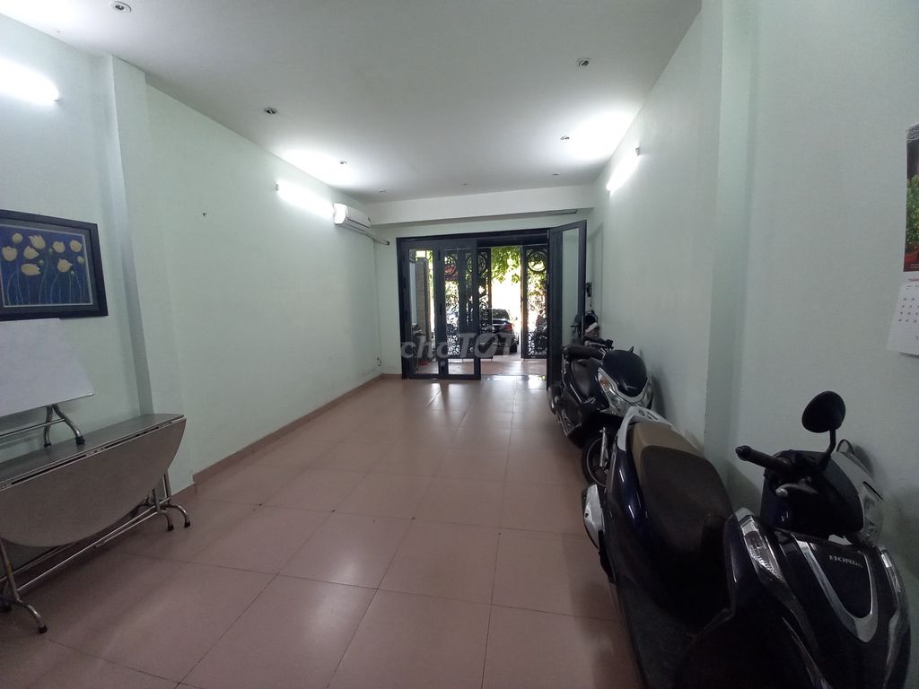 Mặt bằng mặt tiền đường Nguyễn Hoàng (Gần Trường THPT Thủ Thiêm)