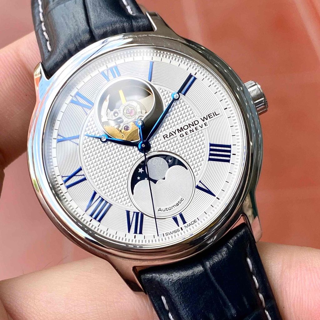 Raymond weil moonphase