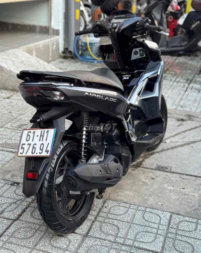 Honda Air Blade 150 ABS Xám đen siêu đẹp. Mua bán Xe máy tại Quận Gò Vấp Tp Hồ Chí Minh được đăng bởi CHXM 86 chuyên bán xe trả góp hình 6