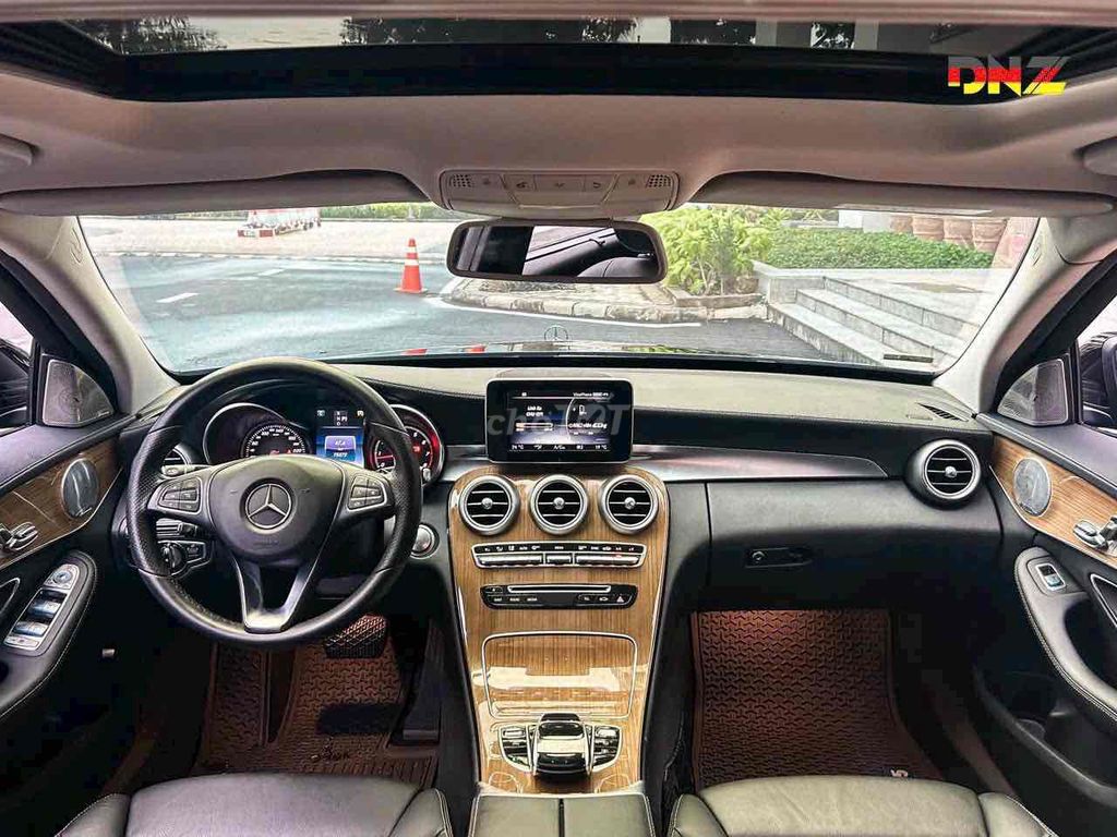 Mercedes C250 Exclusive – Black Edition. Mua bán Ô tô tại Quận 7 Tp Hồ Chí Minh được đăng bởi Cherry hình 4