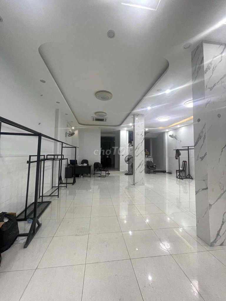 BÁN GẤP NHÀ MẶT TIỀN - NGANG KHỦNG 8 mét - GẦN CÔNG VIÊN THOÁNG MÁT. Mua bán nhà ở tại Quận Bình Tân Tp Hồ Chí Minh được đăng bởi Võ Tiến Công hình 2