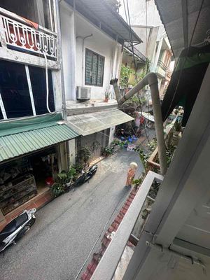 bán nhà Nguyễn Văn Linh 35m T2  2 ngủ giá 1.55 tỷ Long Biên sổ đỏ riê. Mua bán nhà ở tại Quận Long Biên Hà Nội được đăng bởi thảnh