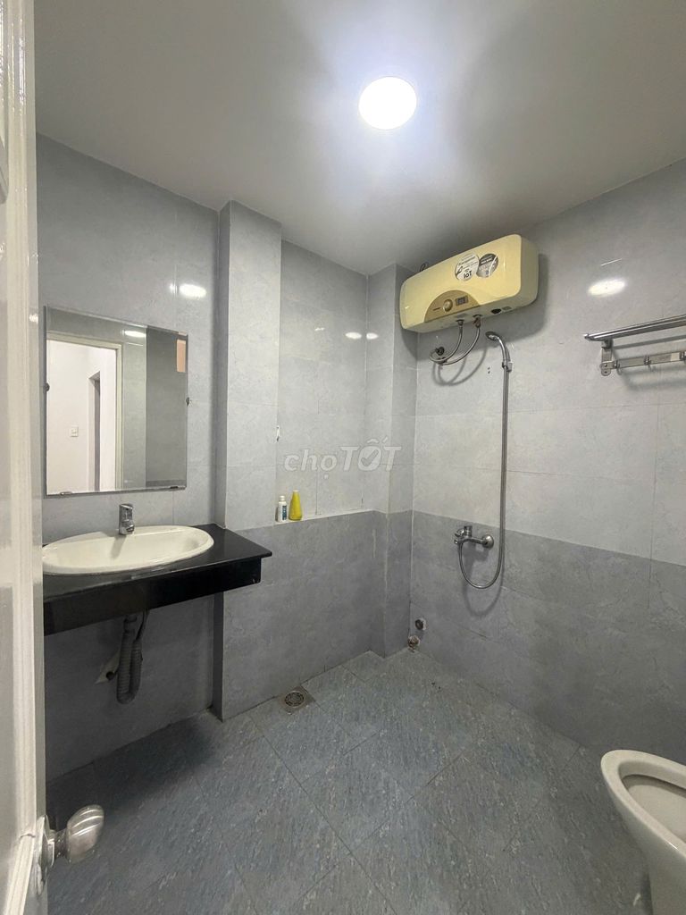 KIỆT LÝ TỰ TRỌNG, ĐỐI DIỆN CÔNG AN TP, NHÀ 3 TẦNG CHỈ NHỈNH 100TR/M2.