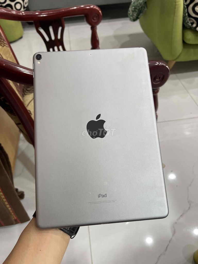 Apple iPad Pro 10.5 inch 64GB Bạc. Mua bán Máy tính bảng tại Quận Liên Chiểu Đà Nẵng được đăng bởi Boss hình 1