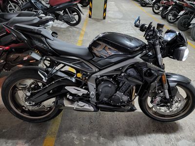 Triumph Street Triple 765 RS 2022 Đen carbon. Mua bán Xe máy tại Quận Bình Thạnh Tp Hồ Chí Minh được đăng bởi Tri Khai Han hình 1