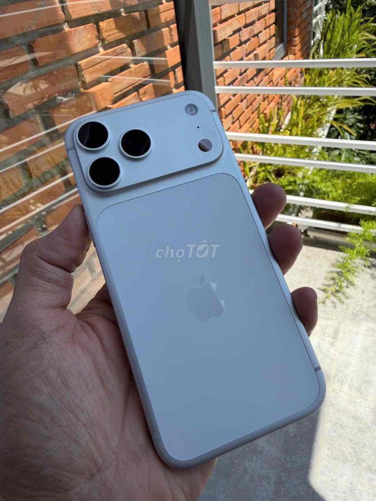 iPhone 17 Pro Max 256GB  fullbox như mới. Mua bán Điện thoại tại Thành phố Đà Lạt Lâm Đồng được đăng bởi Jessi Lê hình 1