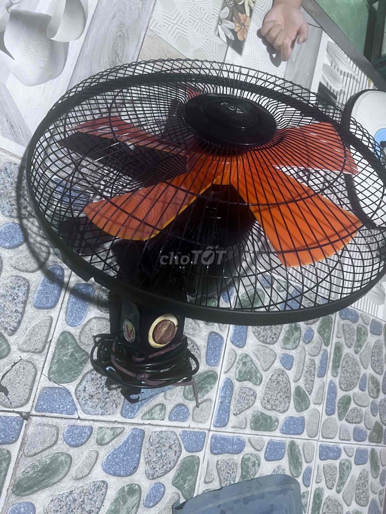 Quạt treo tường Chính hãng Đen Cam. Mua bán Quạt tại Quận 6 Tp Hồ Chí Minh được đăng bởi Thiện hình 1