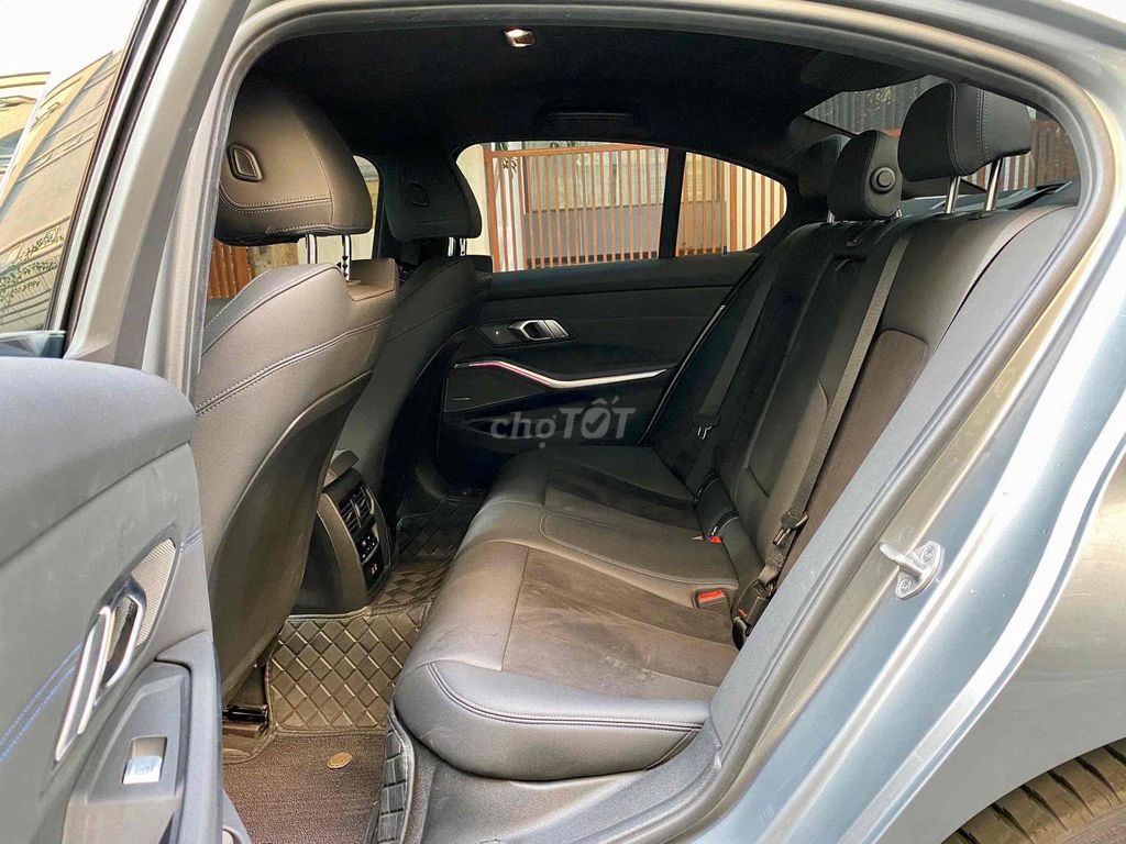 BMW 320i M Sport 2024 - 15000 km. Mua bán Ô tô tại Quận Thanh Xuân Hà Nội được đăng bởi Trần Trí Cường hình 18