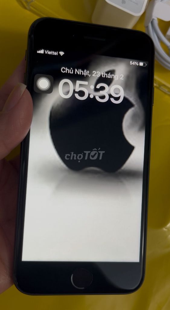 iPhone 8 đen 64gb còn mới 95% Face ID Vân tay…