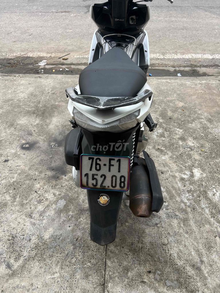 Honda Air Blade 2015 Trắng xám. Mua bán Xe máy tại Thành phố Thuận An Bình Dương được đăng bởi CẦM ĐỒ KHÁNH LINH hình 4